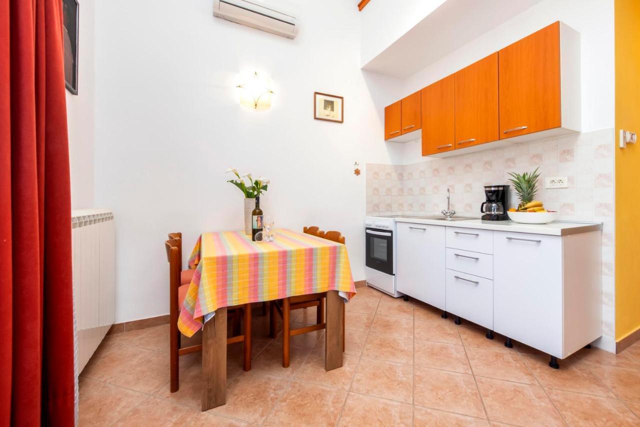 Apartments Adria Rovinj Luaran gambar